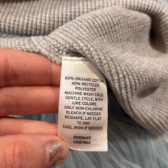 BP Grey Waffle Knit Cropped Thermal Top sz XS - Picture 8 of 9